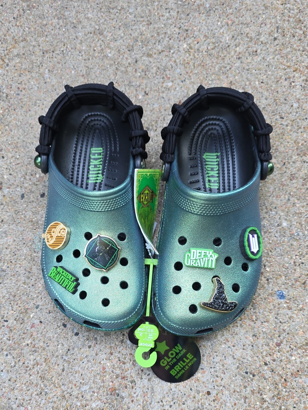NWT Crocs X Wicked Elphaba Glow In The Dark Classic Clogs Size 8